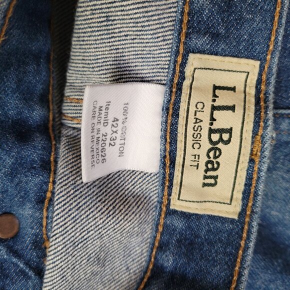 L.L. Bean Mens Classic Fit Jeans Size 44 x 32 Blue Denim - Picture 4 of 5